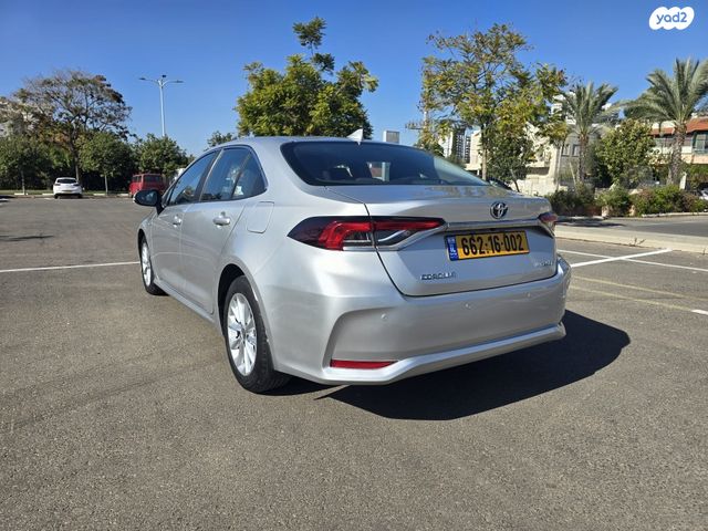 טויוטה קורולה