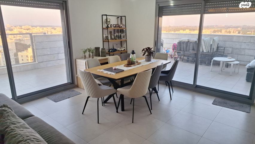 גג/ פנטהאוז, בני וו. רייך, קרית השרון, נתניה