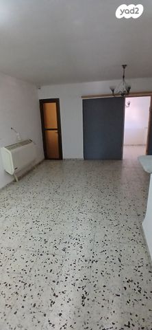 דו משפחתי, מגדל העמק