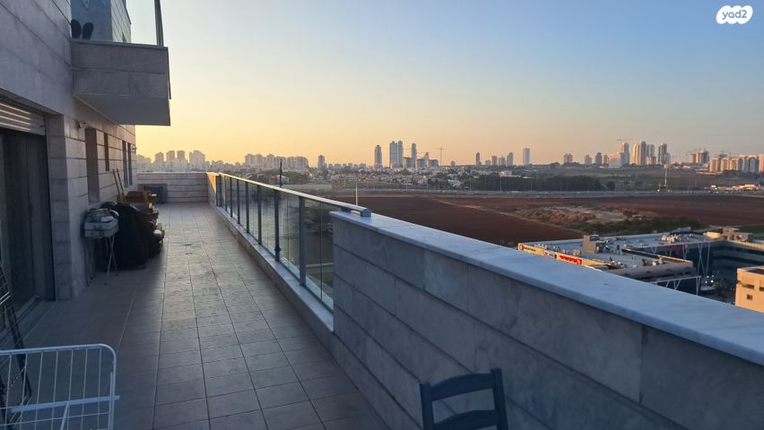 גג/ פנטהאוז, בני וו. רייך, קרית השרון, נתניה