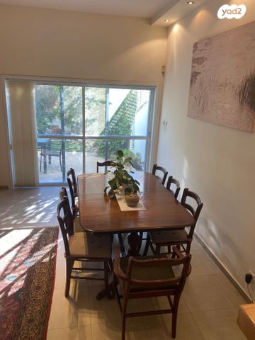 דו משפחתי, מרמורק, רחובות