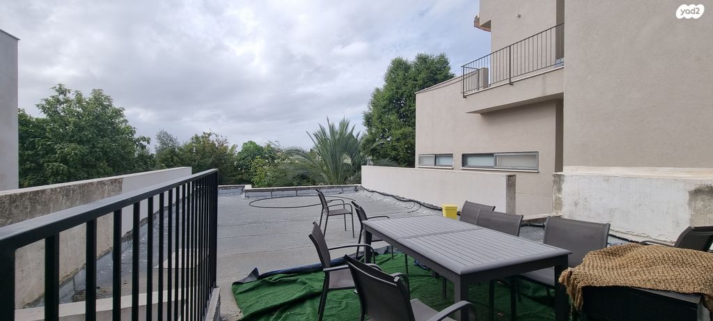 גג/ פנטהאוז, במעלה, נווה מגן, רמת השרון