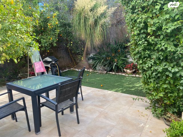 דו משפחתי, מרמורק, רחובות