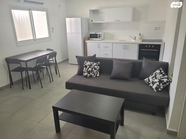 בית פרטי/ קוטג', כיכר מעון, שכונה ד', באר שבע