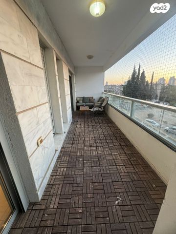 דירה, יצחק אבינו 13, באר שבע