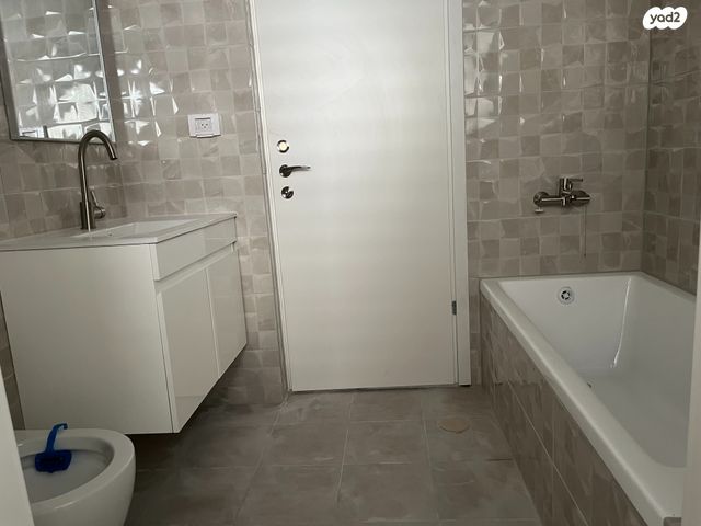 דירה, כרמי הנדיב, אחוזת רוטנר, קרית מלאכי