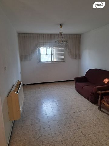 דירה, משה גליקסון, נתניה