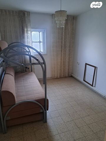 דירה, משה גליקסון, נתניה