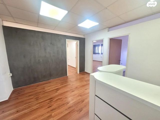 משרדים, רמתיים, הוד השרון