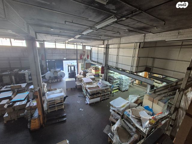 מבני תעשיה, אזור תעשיה ג, חולון