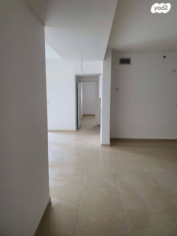 גג/ פנטהאוז, עוזי חיטמן 1, נאות אפק, אפקה, קרית ביאליק