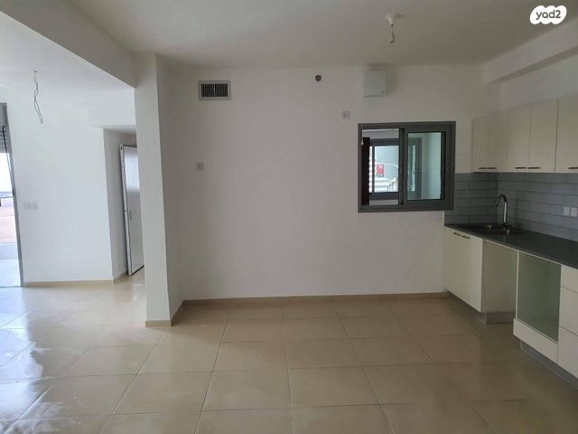 גג/ פנטהאוז, עוזי חיטמן 1, נאות אפק, אפקה, קרית ביאליק