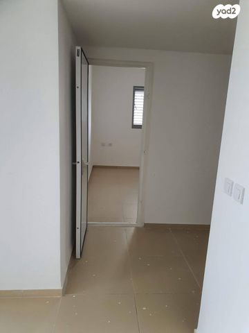 גג/ פנטהאוז, עוזי חיטמן 1, נאות אפק, אפקה, קרית ביאליק