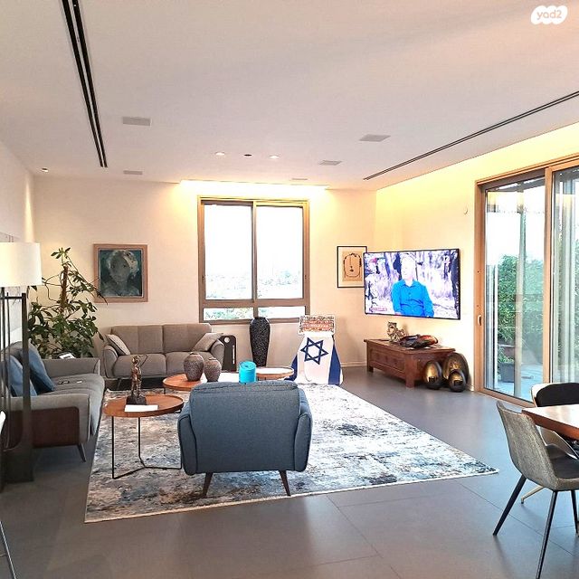 גג/ פנטהאוז, הוד השרון