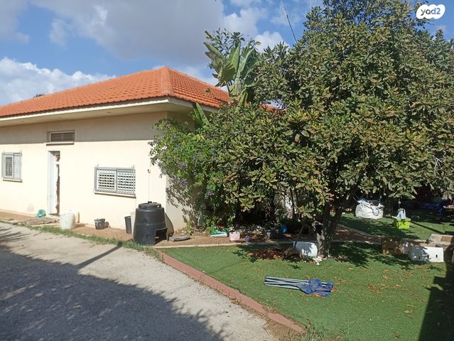 דו משפחתי, נווה מרחב, פרדס חנה כרכור