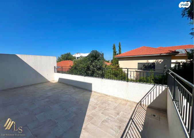 דו משפחתי, פרדס חנה כרכור