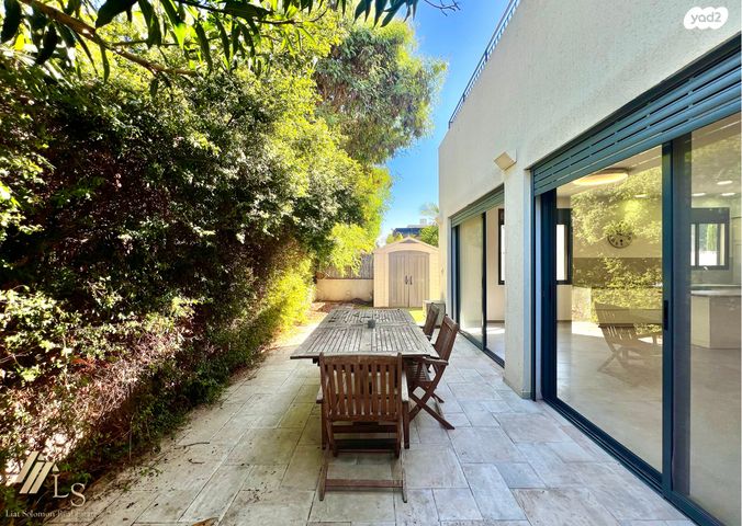 דו משפחתי, פרדס חנה כרכור