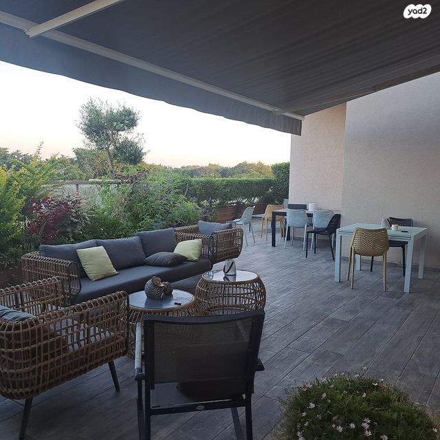 גג/ פנטהאוז, הוד השרון