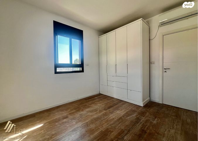 דו משפחתי, פרדס חנה כרכור