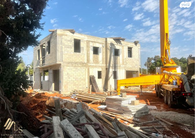 דו משפחתי, פרדס חנה כרכור