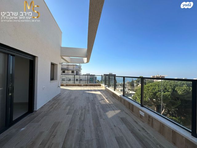 גג/ פנטהאוז, אחוזה, חיפה