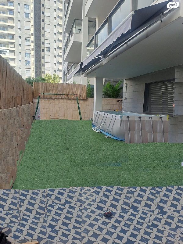 דירת גן, הוד השרון