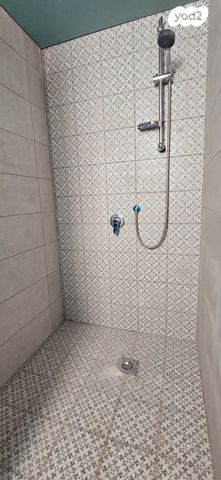 גג/ פנטהאוז, האורגים, הנביאים, בת ים