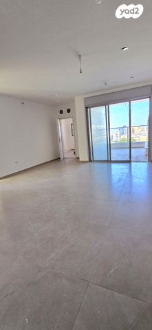 גג/ פנטהאוז, האורגים, הנביאים, בת ים