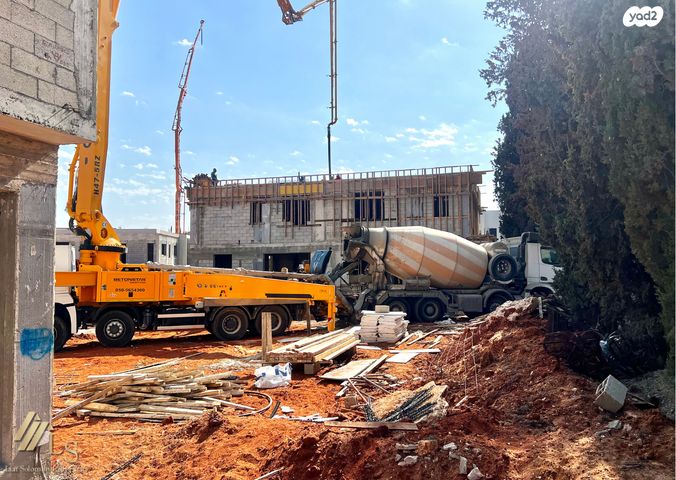 דו משפחתי, פרדס חנה כרכור