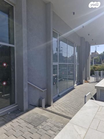 חנויות/ שטח מסחרי