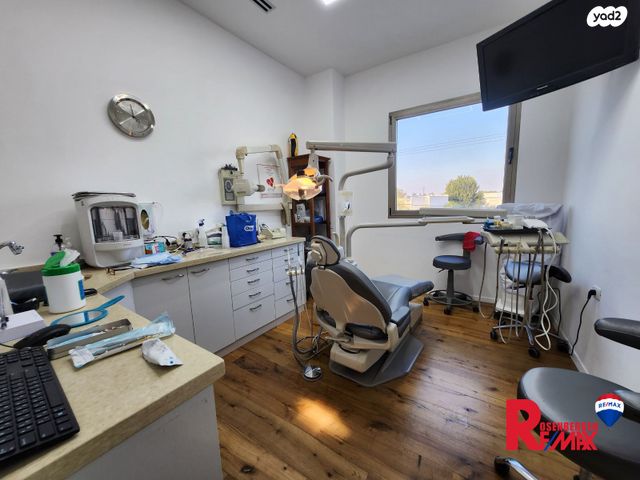 משרדים, טרומפלדור 20, בית דגן, בית דגן