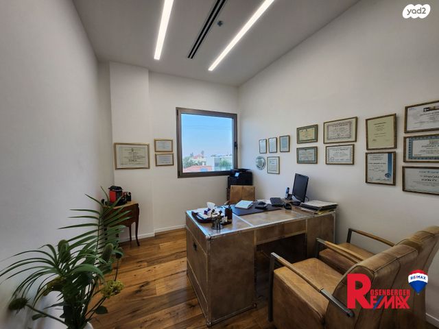 משרדים, טרומפלדור 20, בית דגן, בית דגן