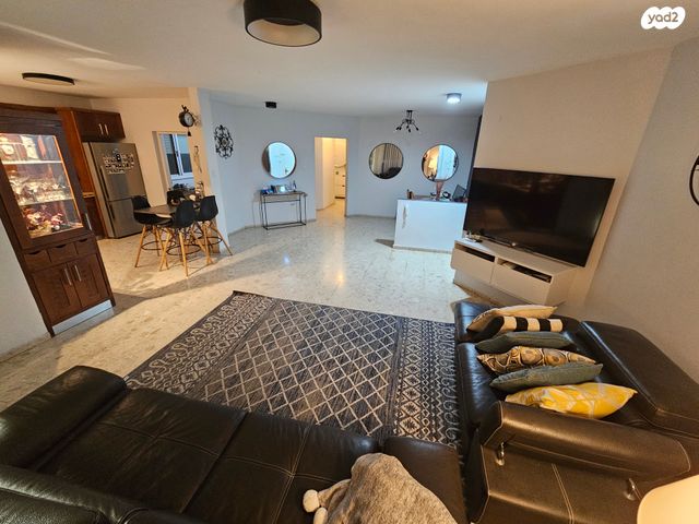 גג/ פנטהאוז, סמטת אתא 1, בית וגן, קרית אתא