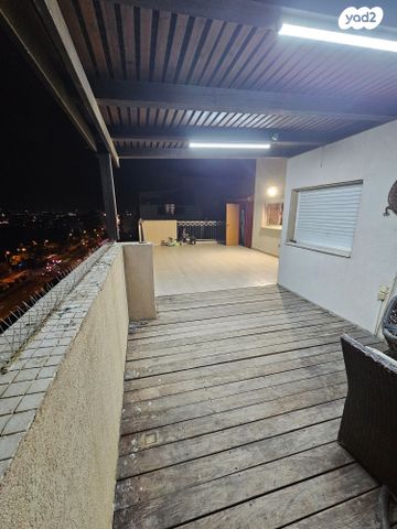 גג/ פנטהאוז, סמטת אתא 1, בית וגן, קרית אתא