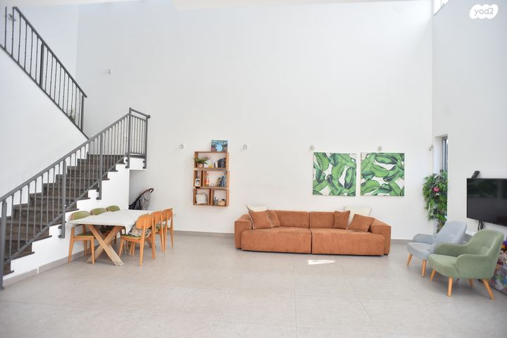 דו משפחתי, פוקס, גדרה