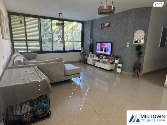 דירה, אברהם קרן, מרכז, כפר סבא