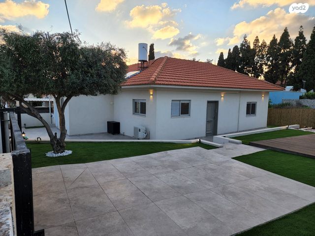 דו משפחתי, פרדס חנה כרכור