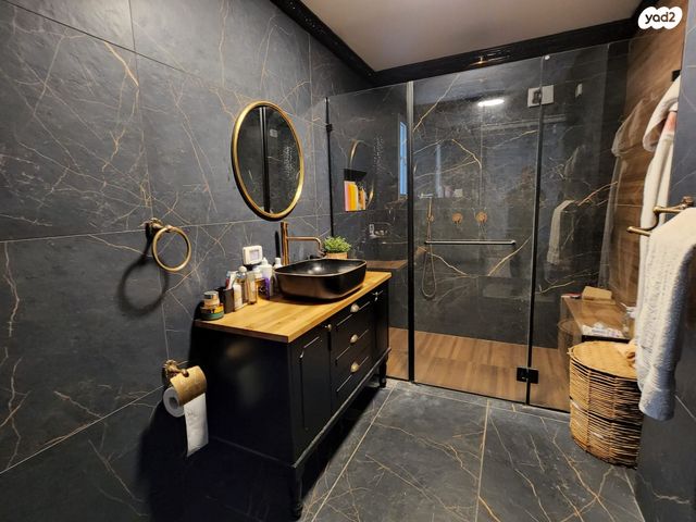 דו משפחתי, פרדס חנה כרכור