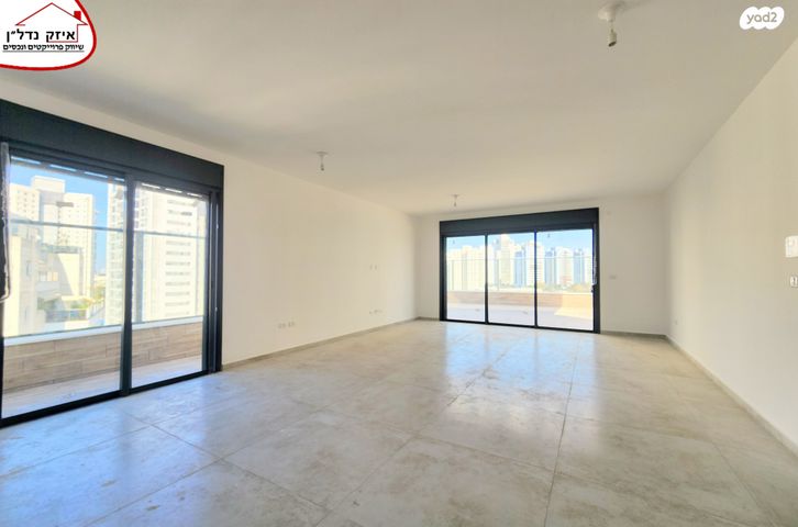 גג/ פנטהאוז, אהרון כצנלסון, נווה גן, פתח תקווה