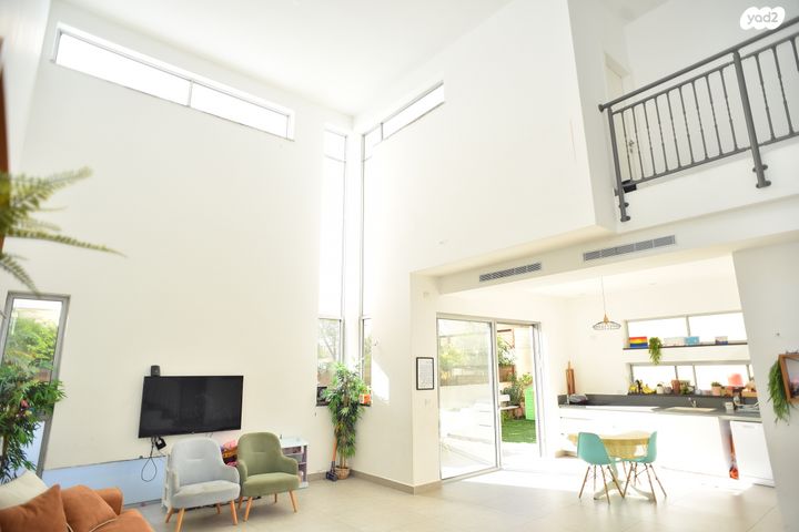 דו משפחתי, פוקס, גדרה