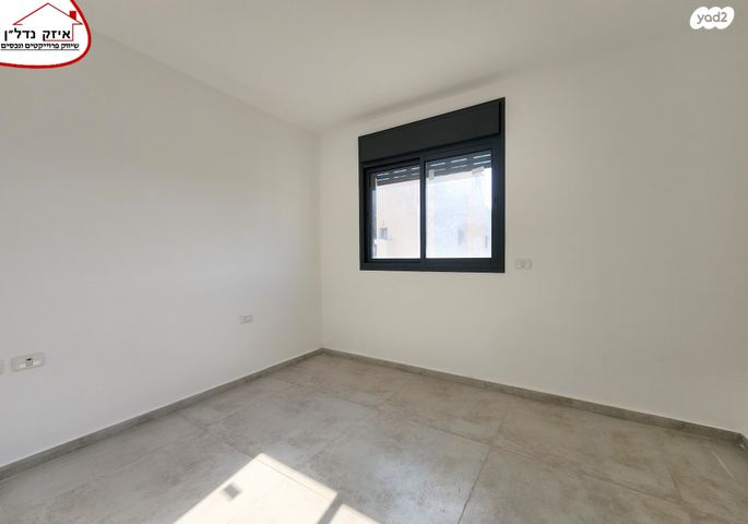 גג/ פנטהאוז, אהרון כצנלסון, נווה גן, פתח תקווה