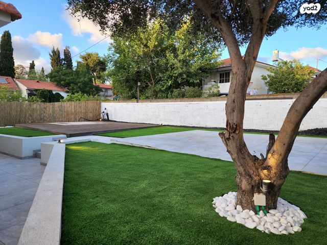 דו משפחתי, פרדס חנה כרכור