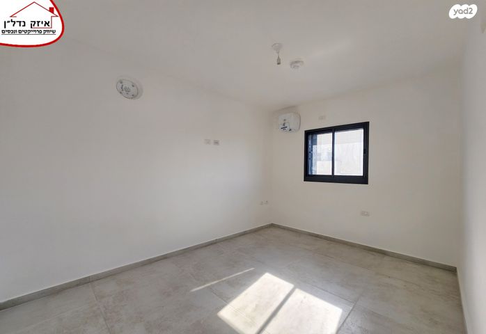 גג/ פנטהאוז, אהרון כצנלסון, נווה גן, פתח תקווה