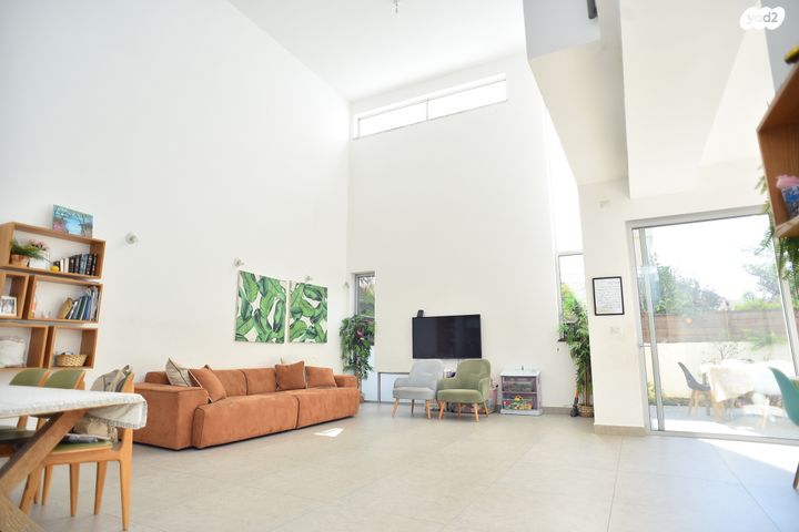 דו משפחתי, פוקס, גדרה