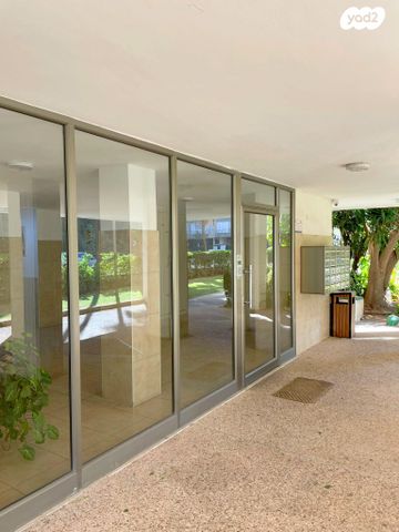 דירה, בן גוריון, כפר סבא