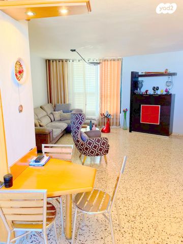 דירה, בן גוריון, כפר סבא