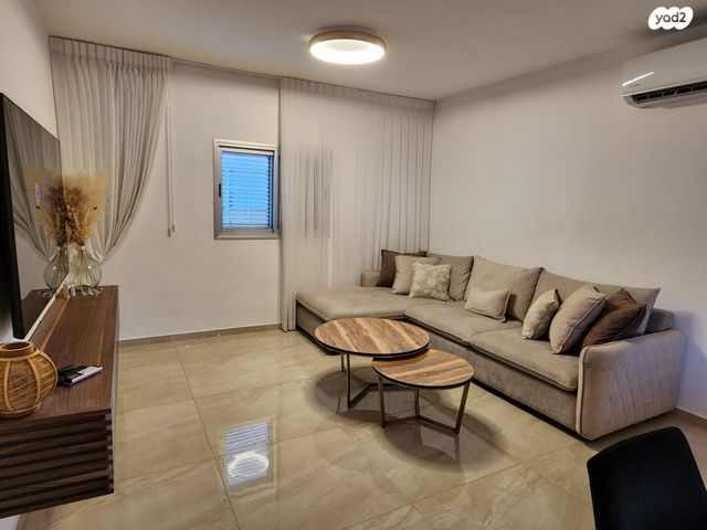 דו משפחתי, פרדס חנה כרכור