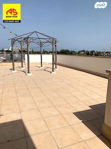 גג/ פנטהאוז, הל"ה, קרית ויצמן, רעננה