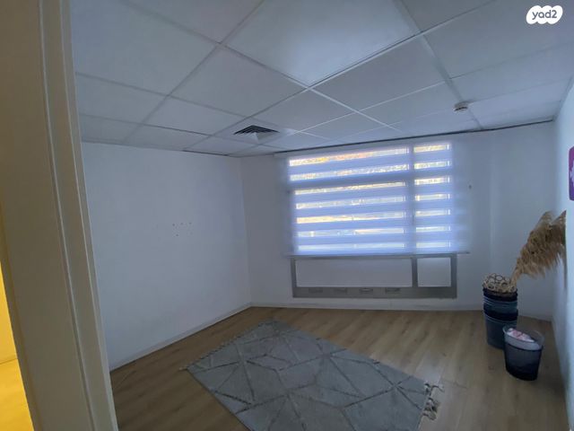 חנויות/ שטח מסחרי, גלגלי הפלדה, הרצליה