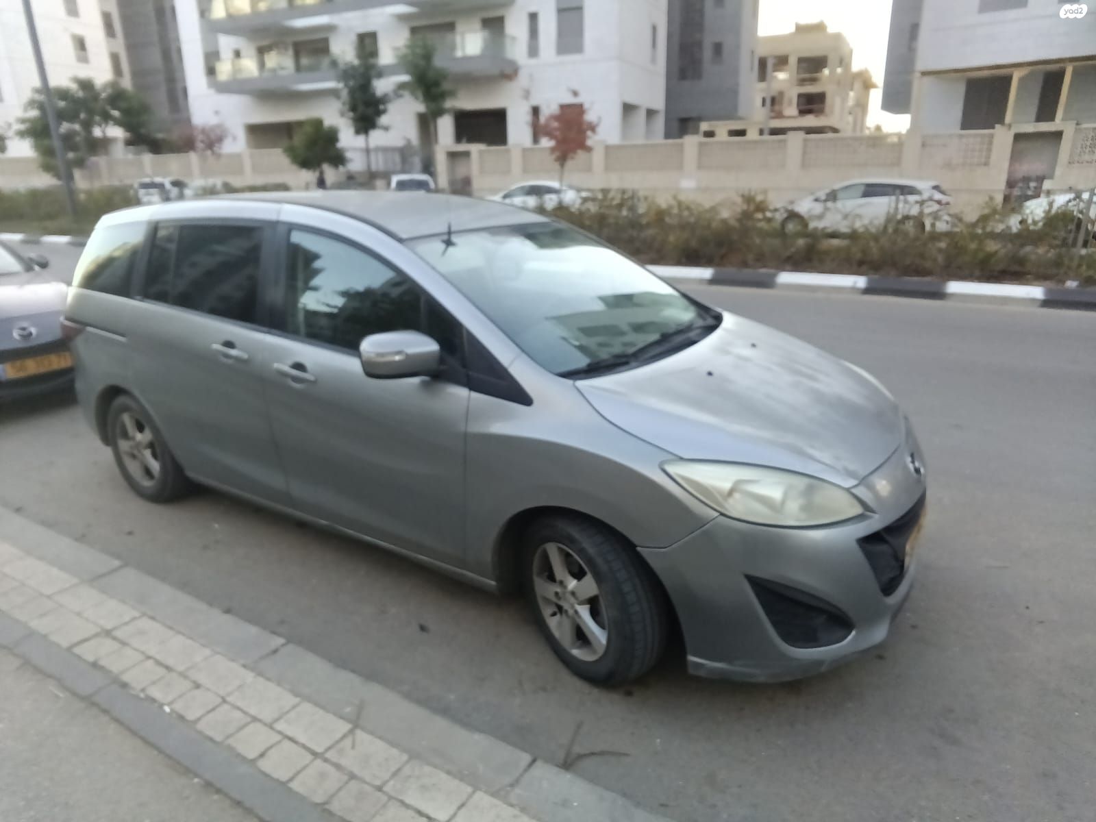 מודעת רכב מאזדה 5